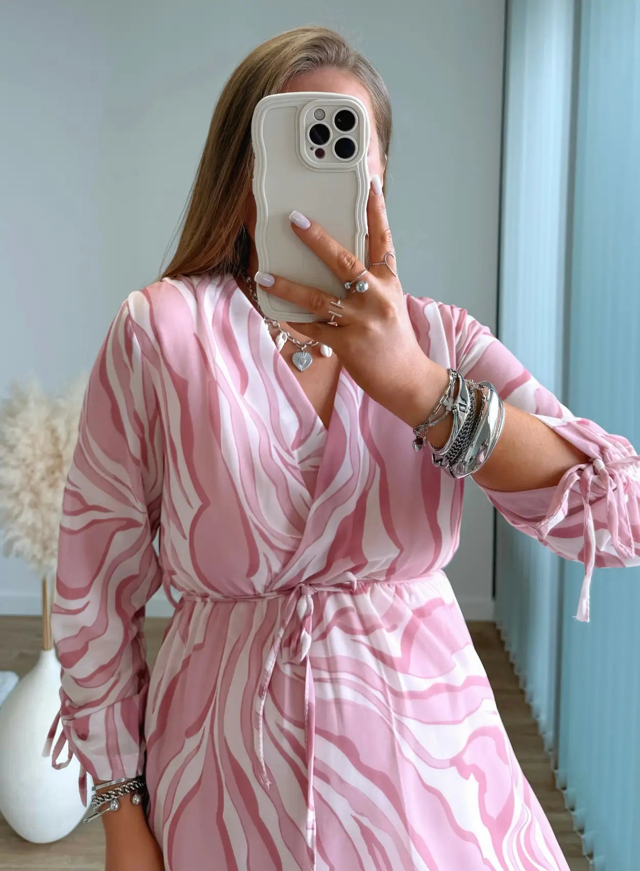 robe-courte-de-grossesse-à-motifs-rose
