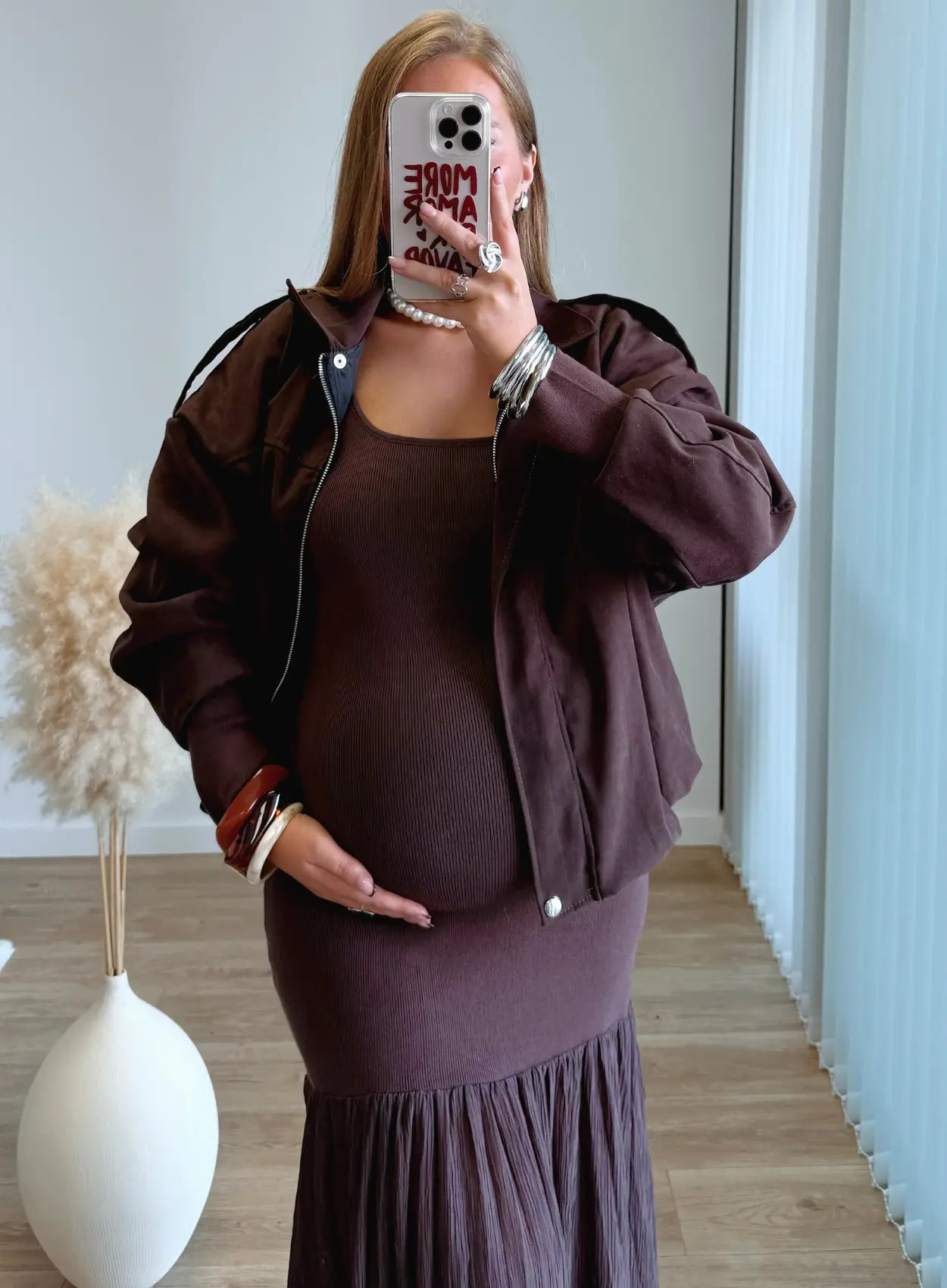 robe-longue-de-grossesse-côtelée-marron-chocolat