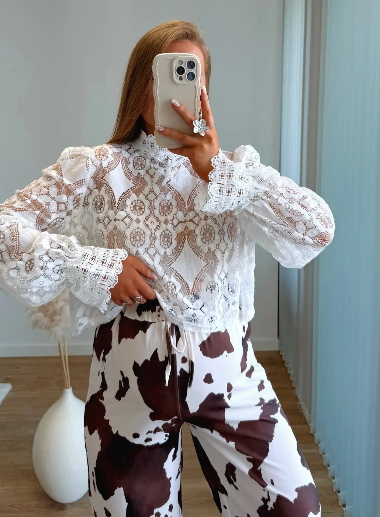 blouse-courte-de-grossesse-totalement-transparente