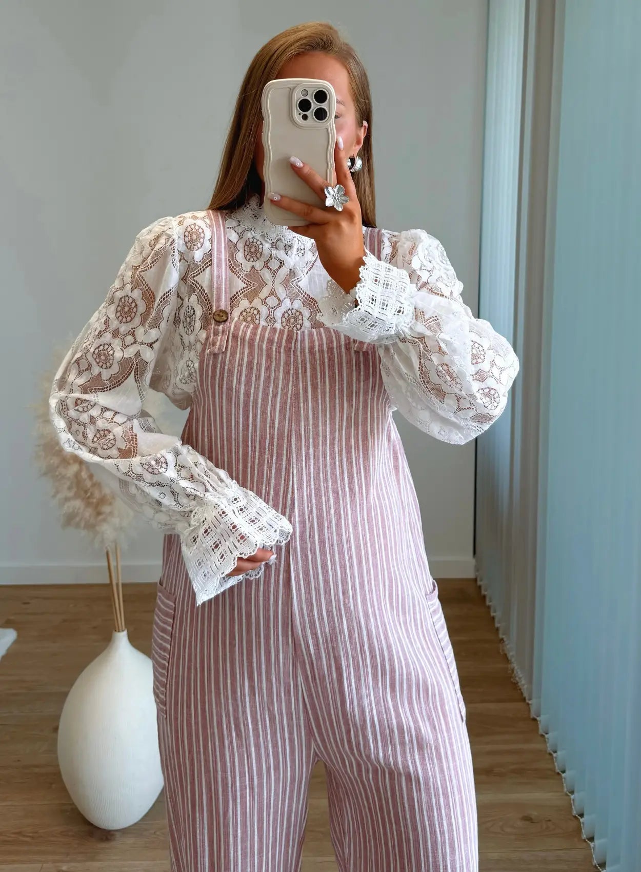 blouse-courte-de-grossesse-totalement-transparente