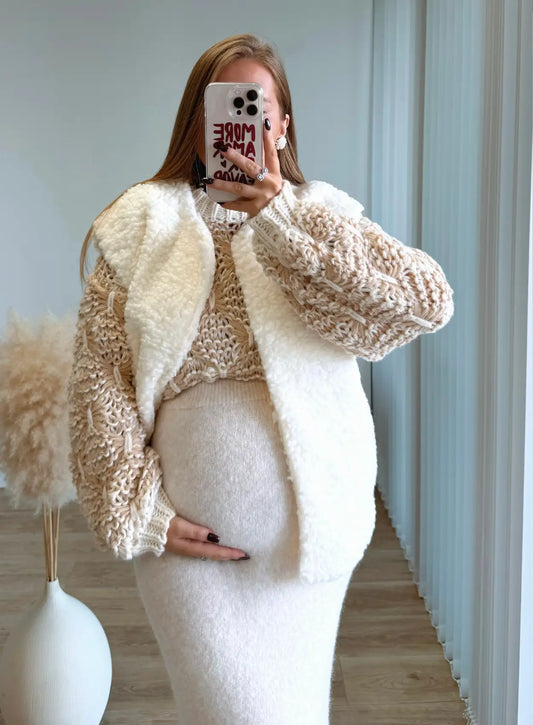 Pull-de-grossesse-en-maille-épaisse-beige