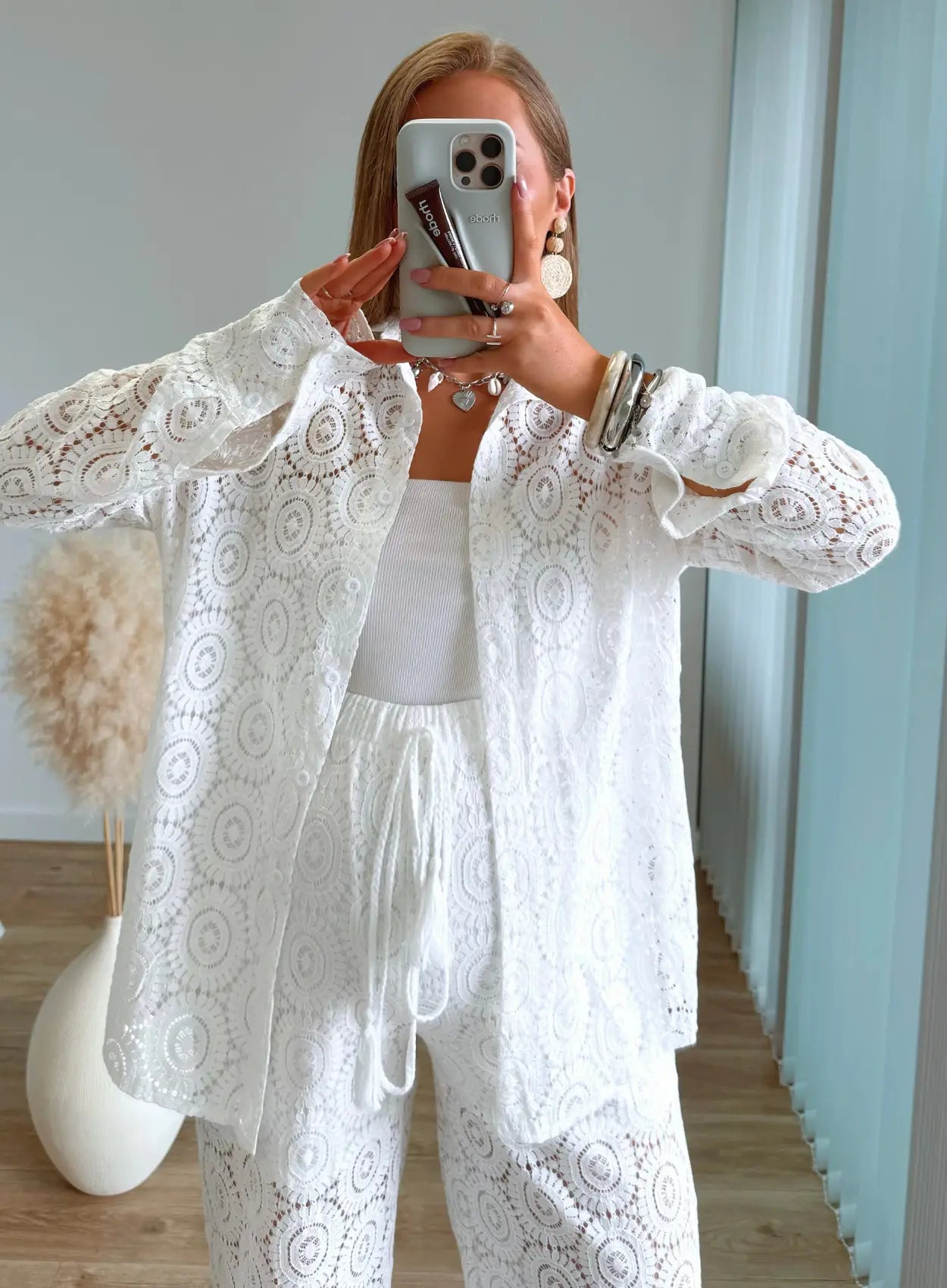 chemise-de-grossesse-en-crochet-dentelle-blanche-manches-longues