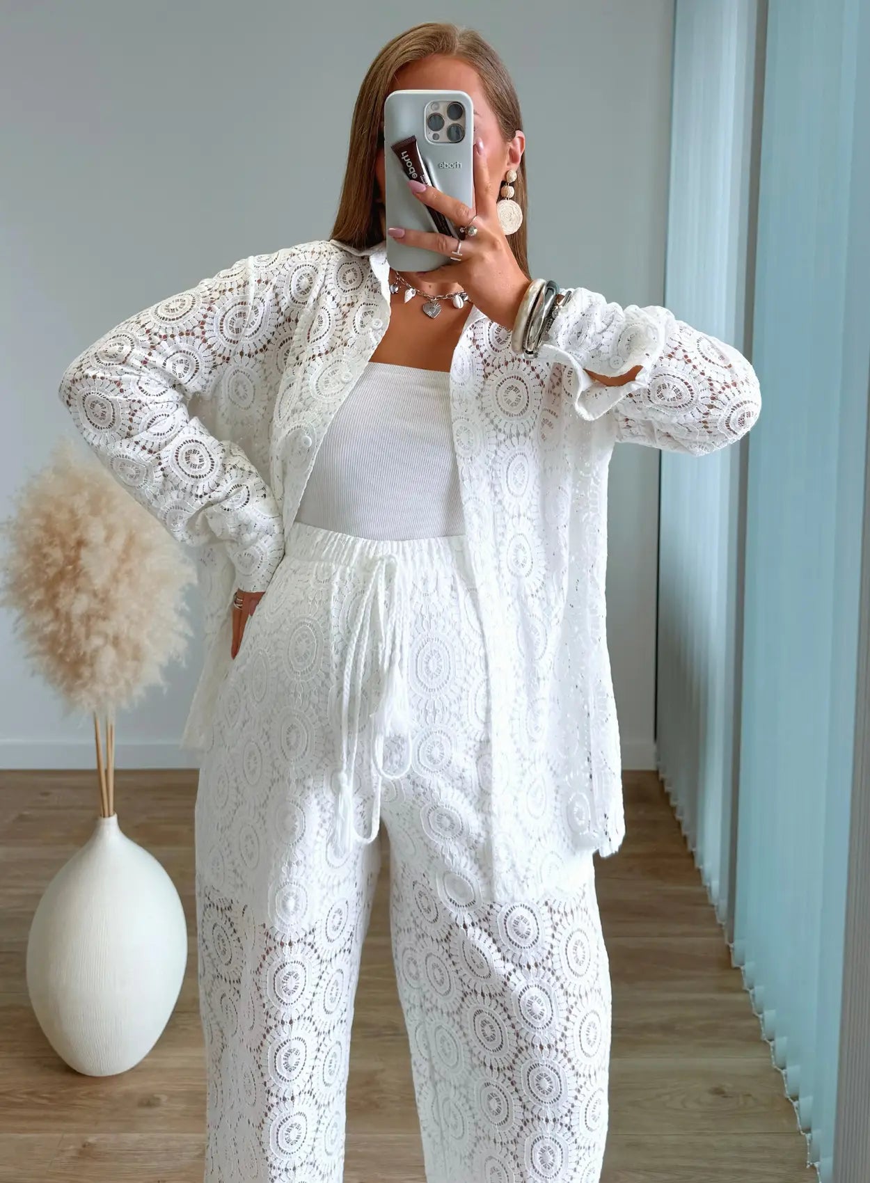 chemise-de-grossesse-en-crochet-dentelle-blanche-manches-longues