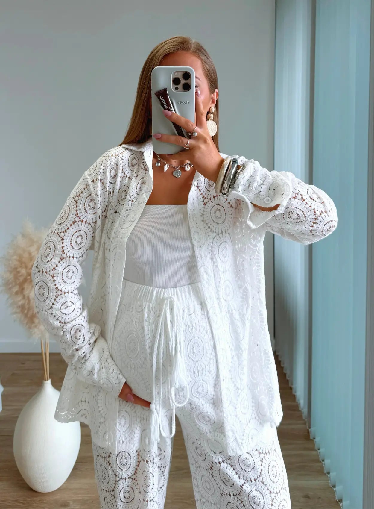 chemise-de-grossesse-en-crochet-dentelle-blanche-manches-longues