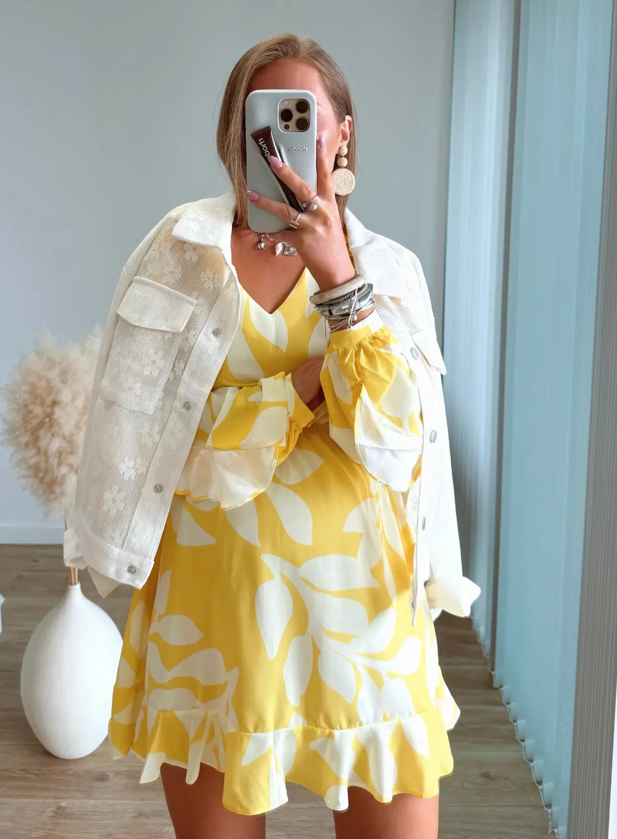 robe-courte-de-grossesse-à-volants-jaune