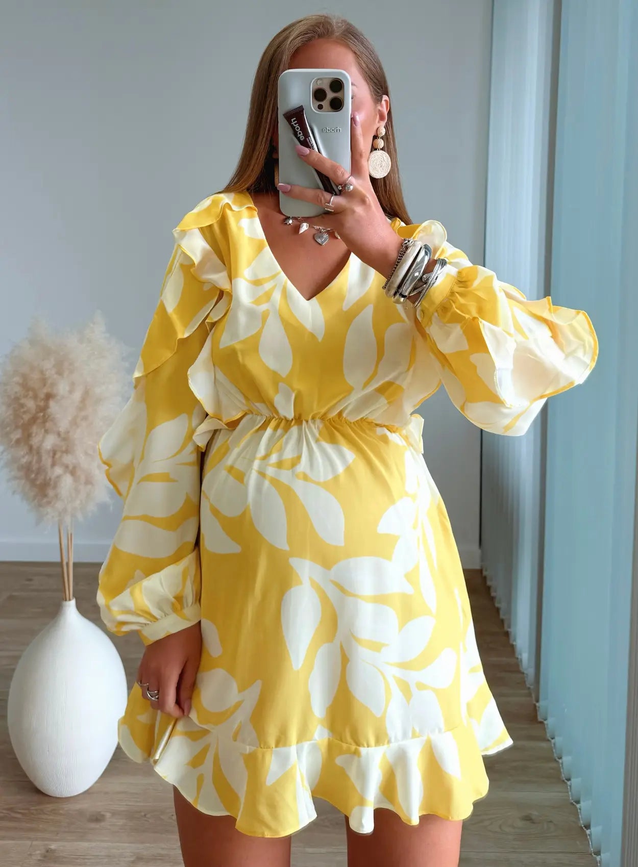 robe-courte-de-grossesse-à-volants-jaune