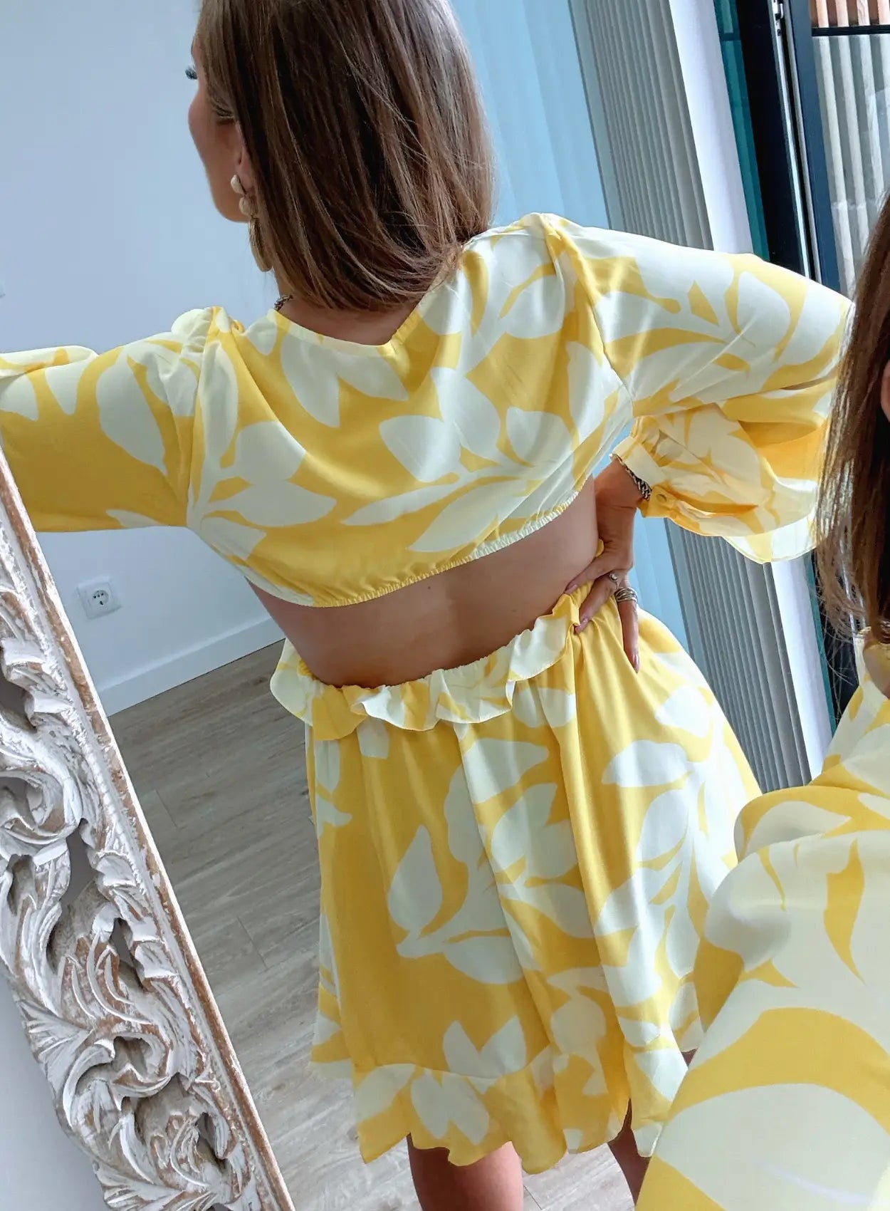robe-courte-de-grossesse-à-volants-jaune