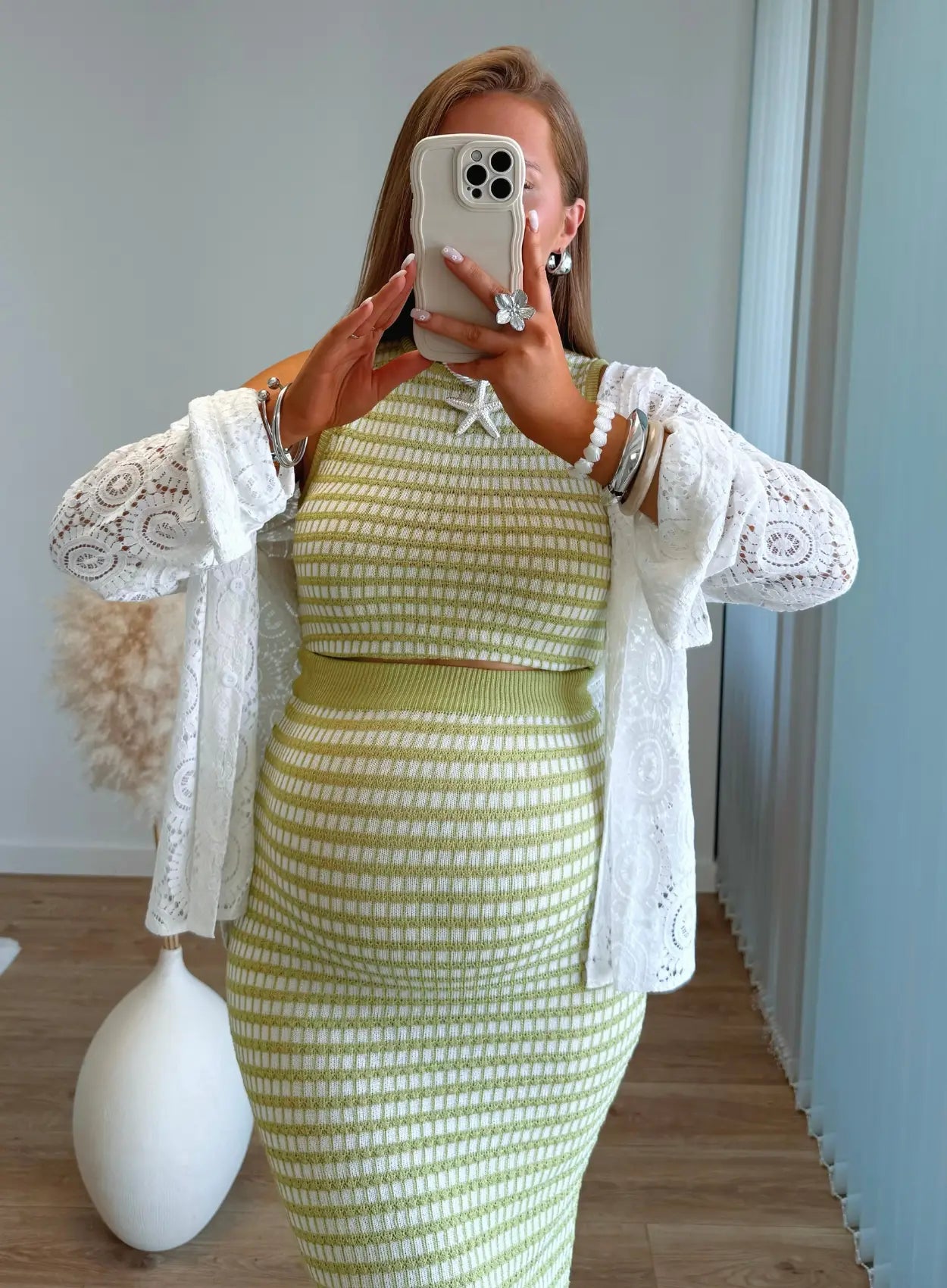 chemise-de-grossesse-en-crochet-dentelle-blanche-manches-longues
