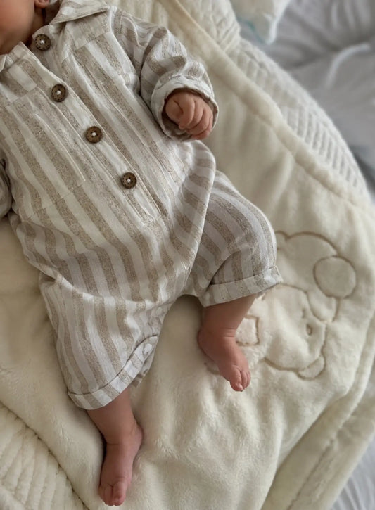 vetement-bebe-ensemble-à-rayures-beige-pour-bébé