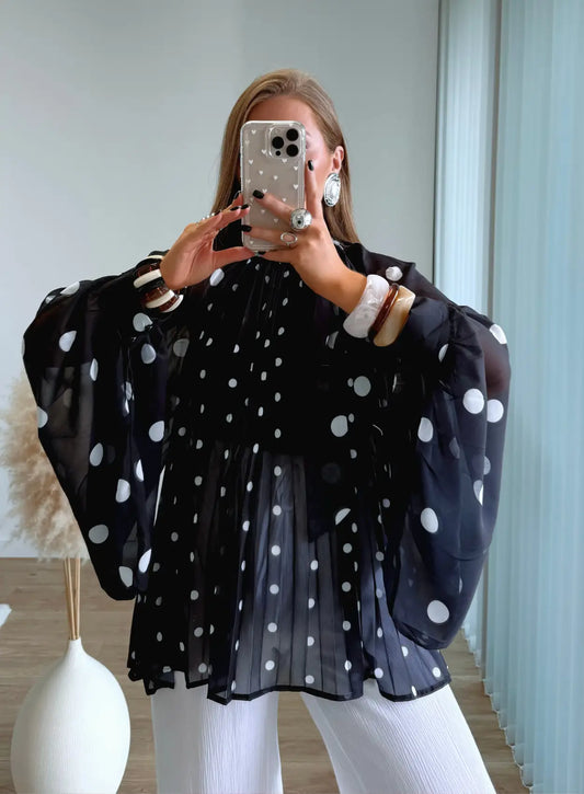 blouse-de-grossesse-fluide-à-pois-et-manches-bouffantes