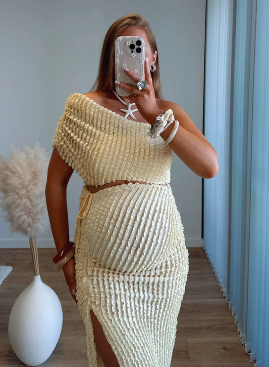 ensemble-de-grossesse-gauffré-top-et-jupe-jaune-beurre