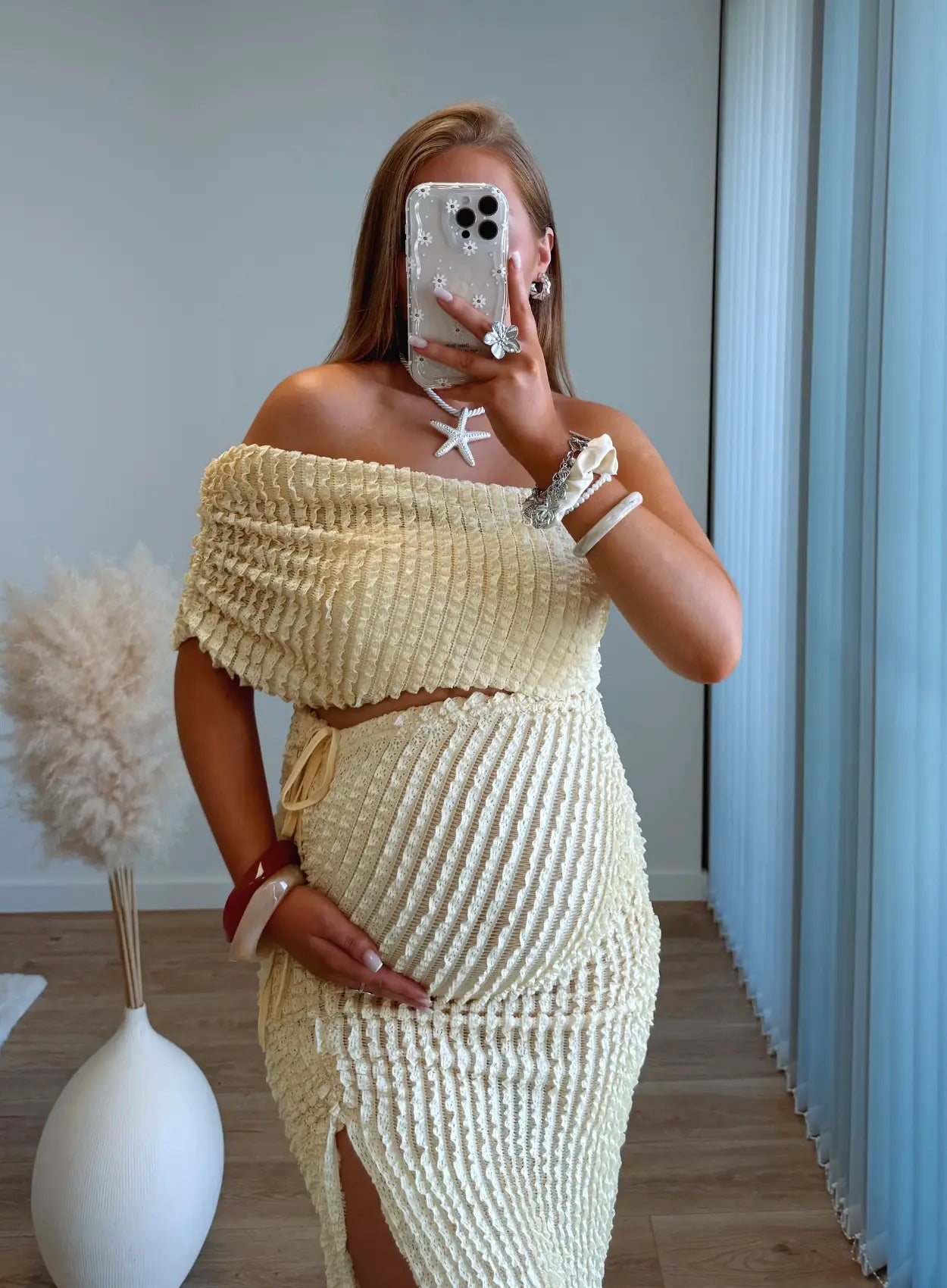 ensemble-de-grossesse-gauffré-top-et-jupe-jaune-beurre