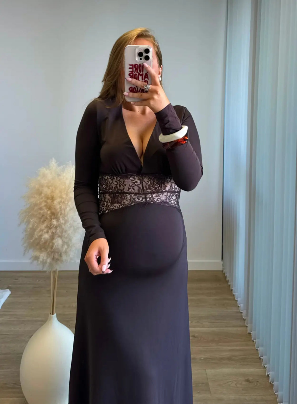 PRALINÉ - Robe longue de grossesse marron avec dentelle