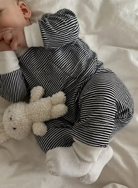 tenue-rayée-bleu-pour-bébé