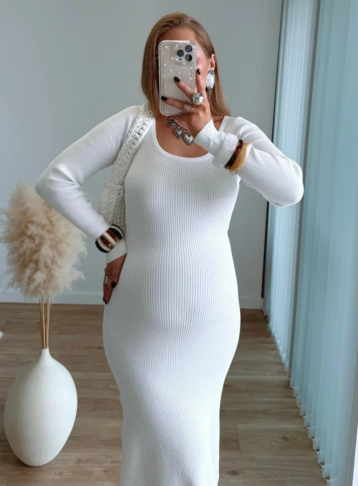 robe-longue-de-grossesse-côtelée-blanche