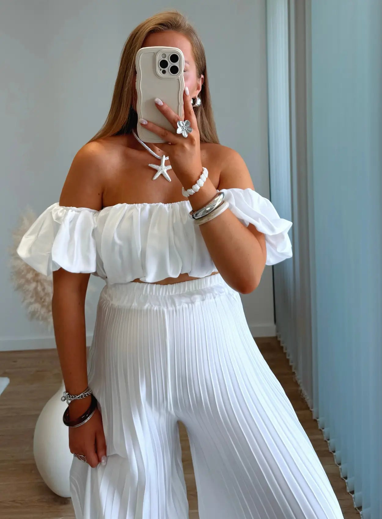 ensemble-de-grossesse-satiné-blanc