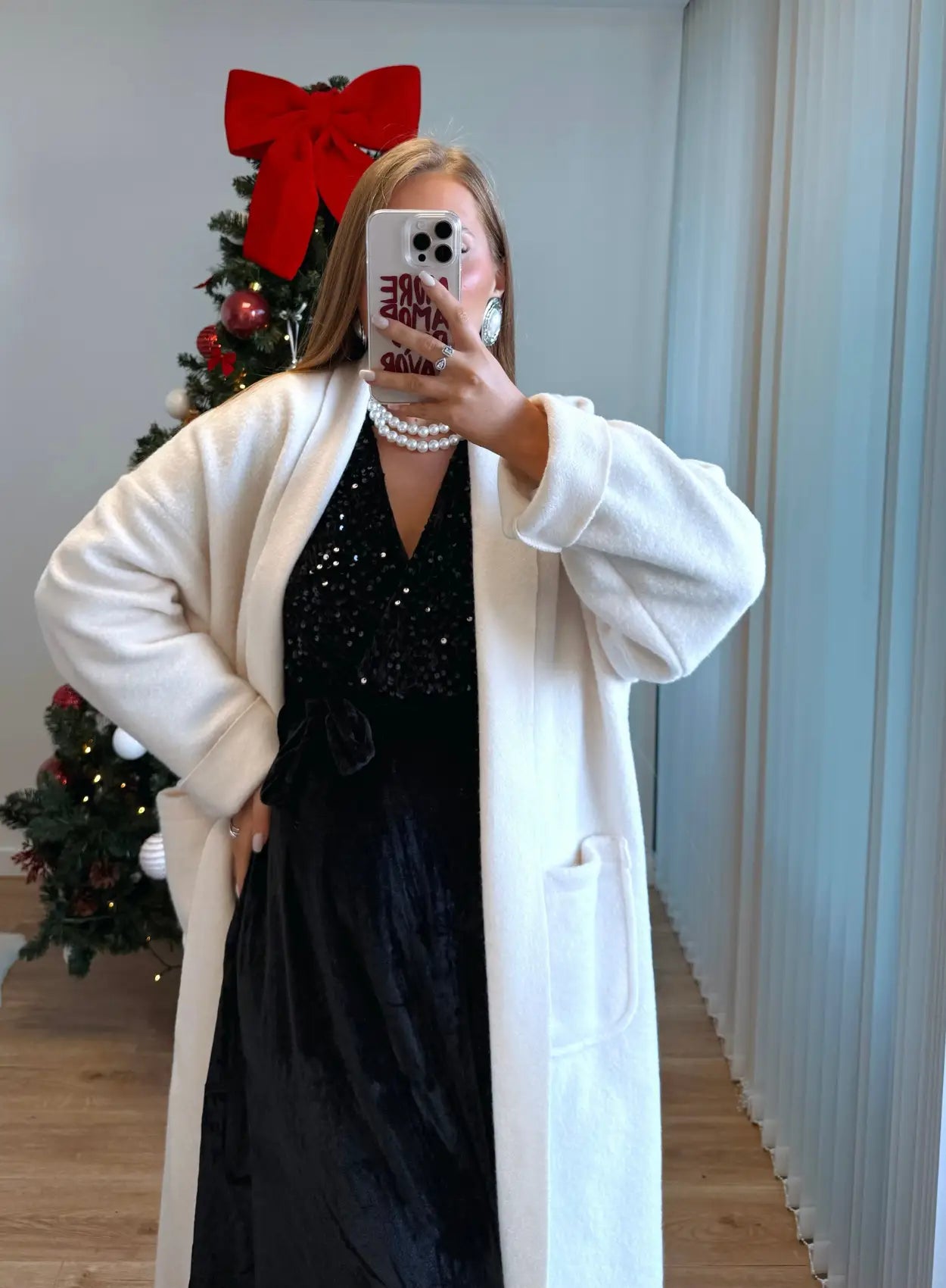 Robe-longue-de-grossesse-à-sequins-et-paillettes-noire