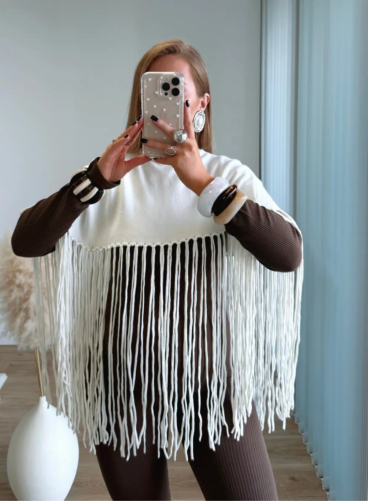 poncho-en-maille-de-grossesse-à-franges-longues