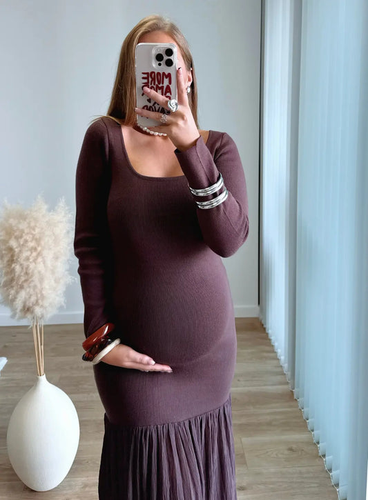 robe-longue-de-grossesse-côtelée-marron-chocolat