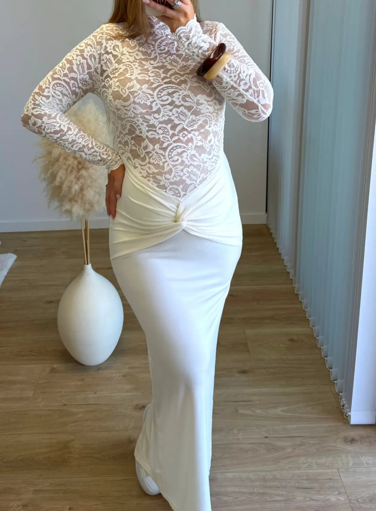 Robe-longue-de-grossesse-bi-matière-avec-dentelle-écru
