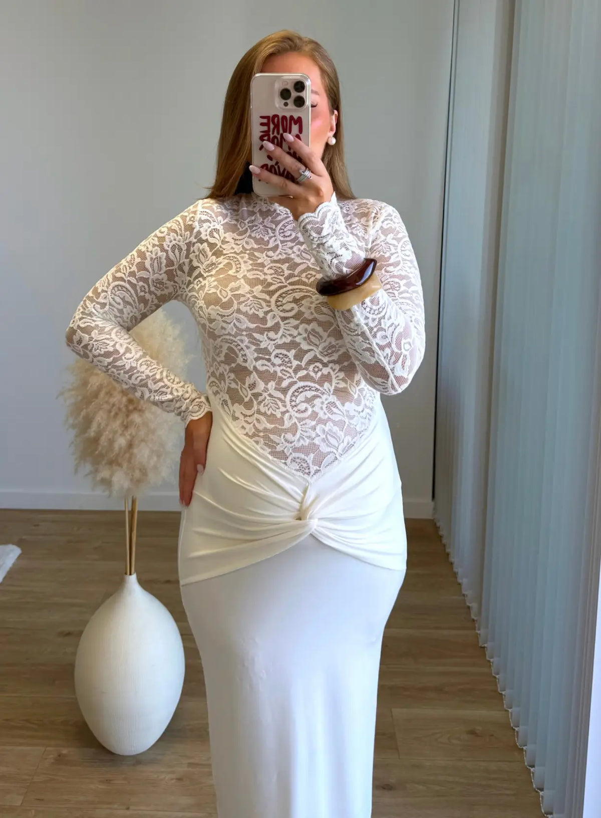 Robe-longue-de-grossesse-bi-matière-avec-dentelle-écru