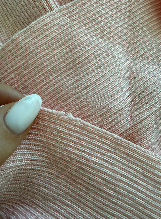 Robe-longue-de-grossesse-et-allaitement-côtelée-rose-pastel