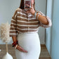 pull-gilet-de-grossesse-en-maille-rayé-blanc-et-beige