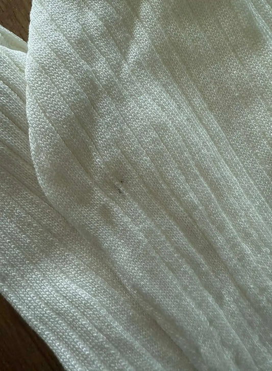 Robe-mi-longue-de-grossesse-côtelée-blanche