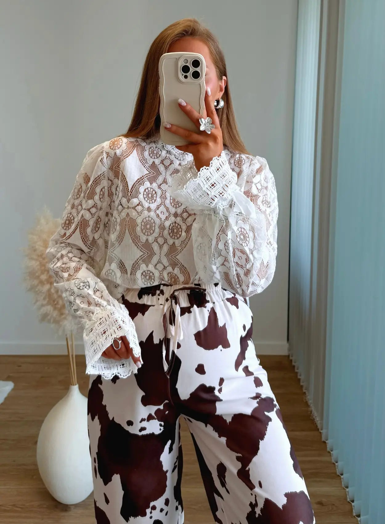 blouse-courte-de-grossesse-totalement-transparente
