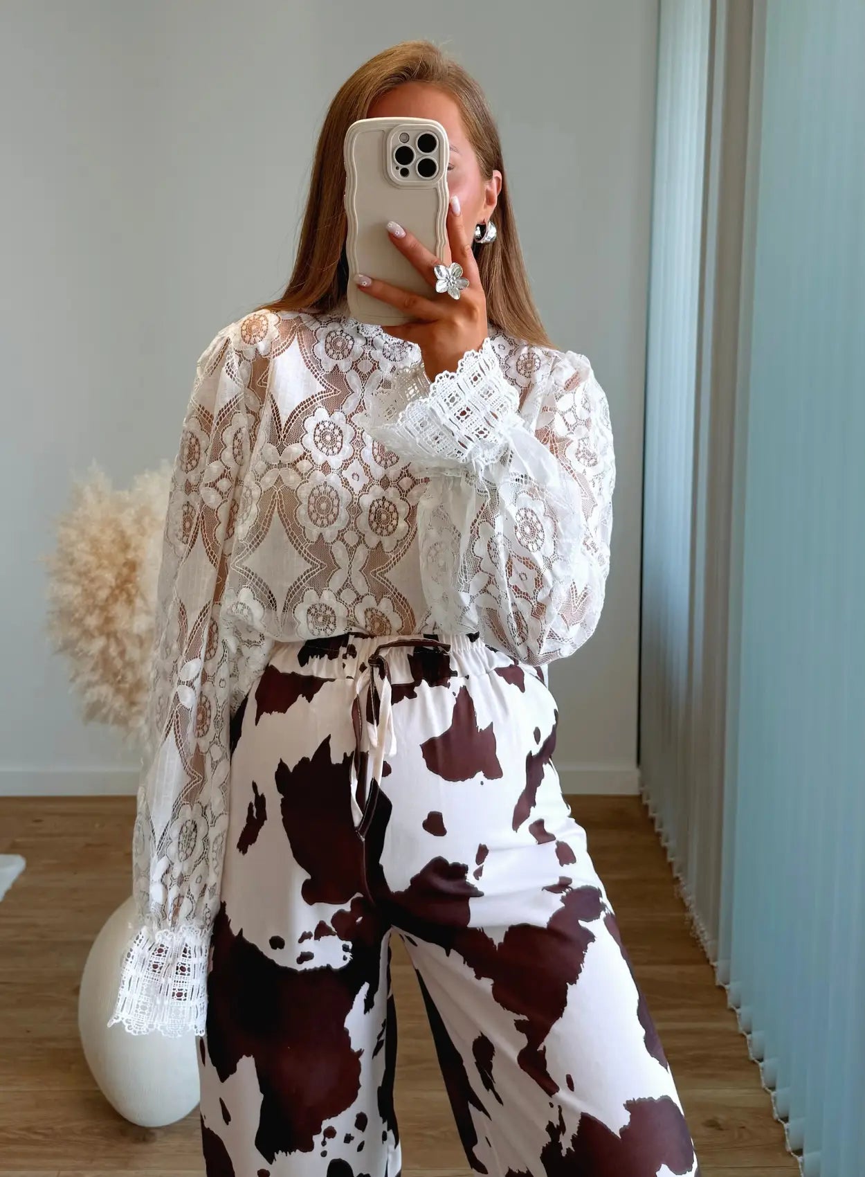 blouse-courte-de-grossesse-totalement-transparente