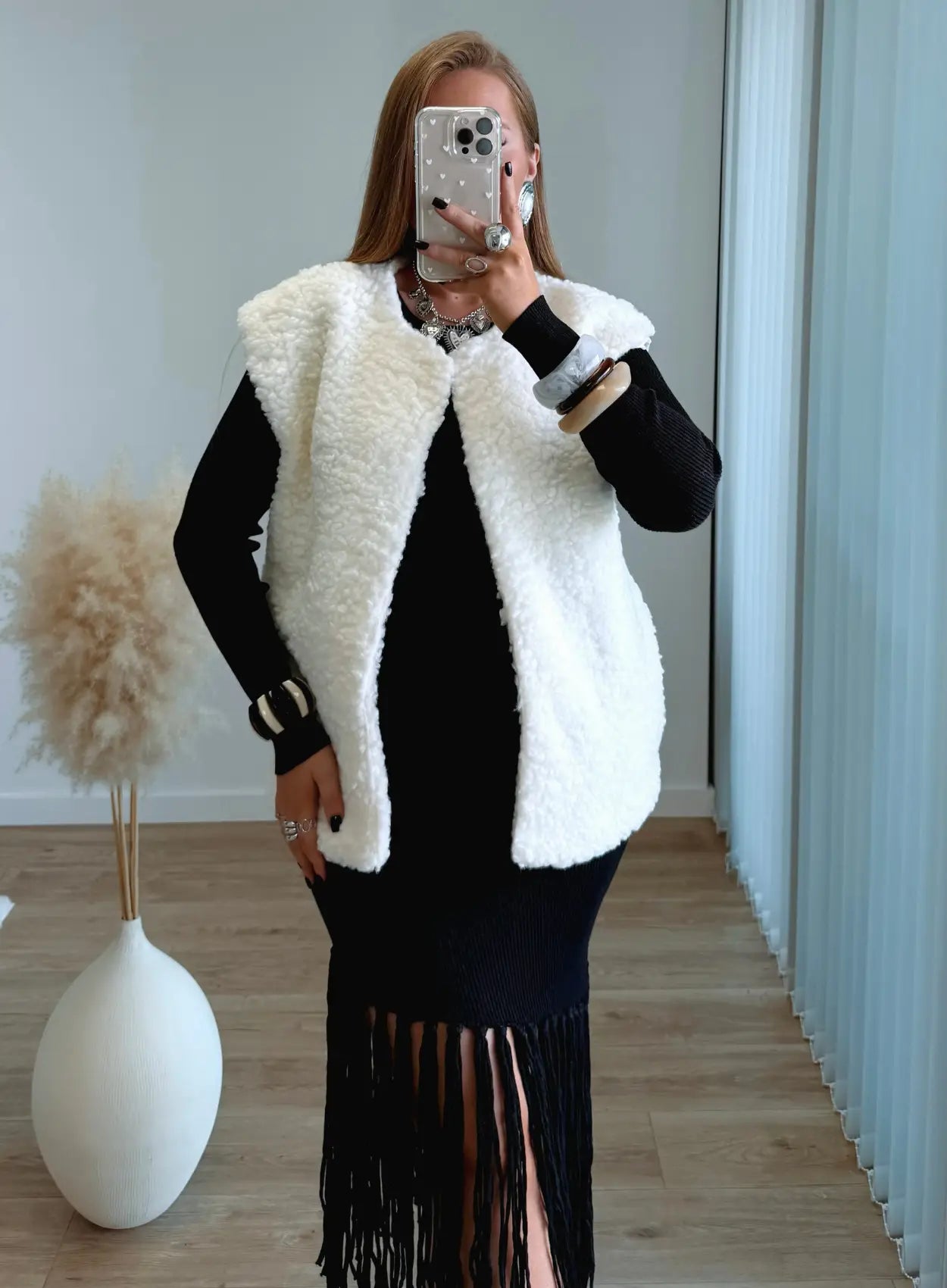 robe-longue-de-grossesse-noire-côtelée-avec-franges