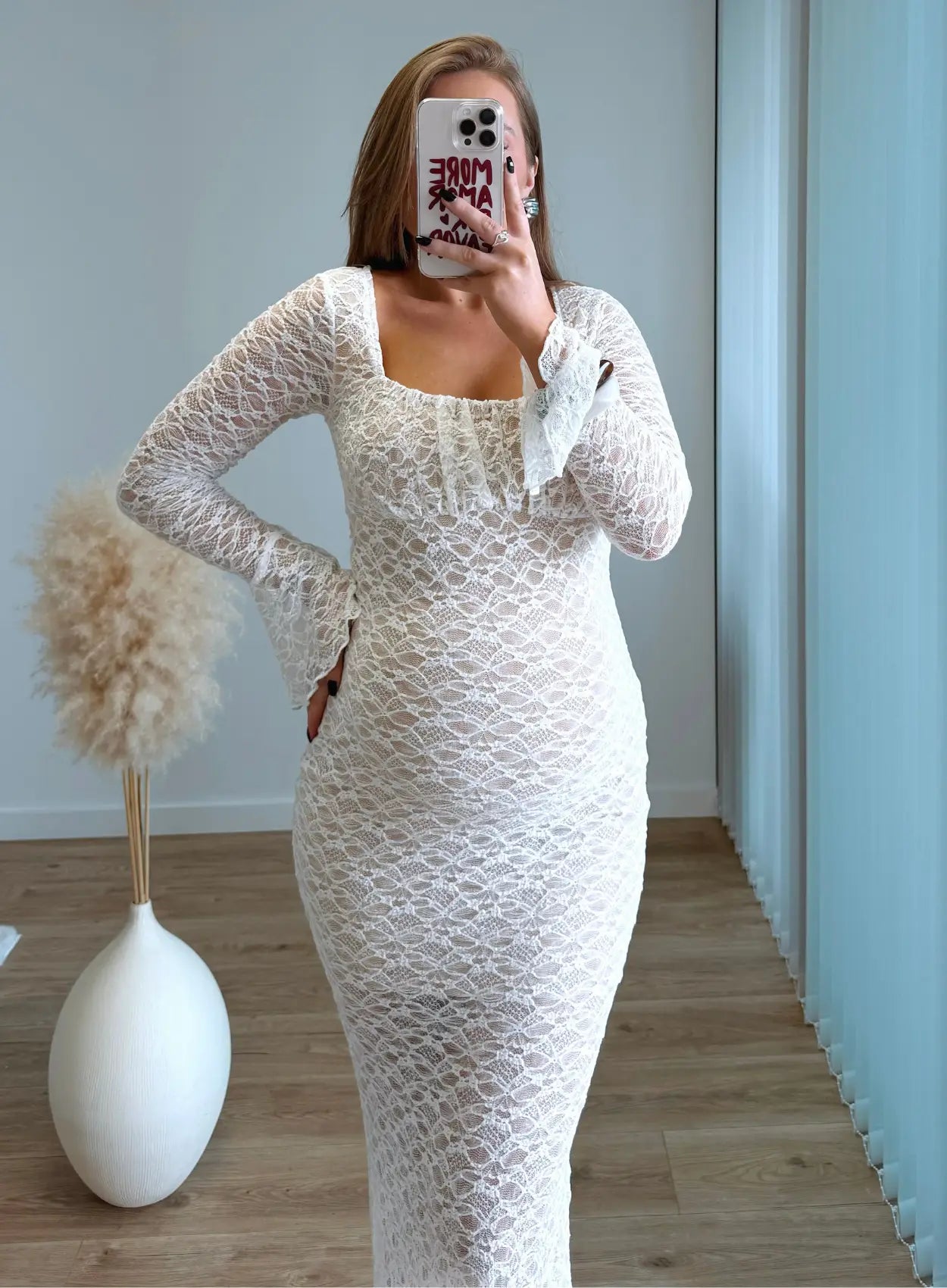 Robe-longue-de-grossesse-en-dentelle-écru