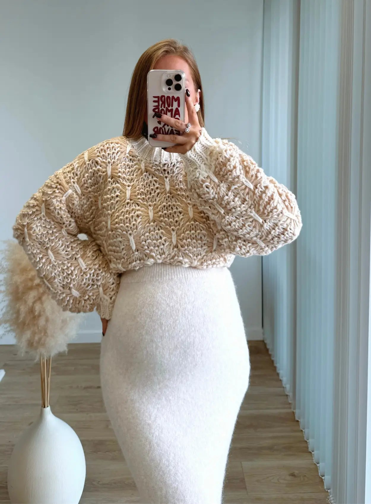 Pull-de-grossesse-en-maille-épaisse-beige