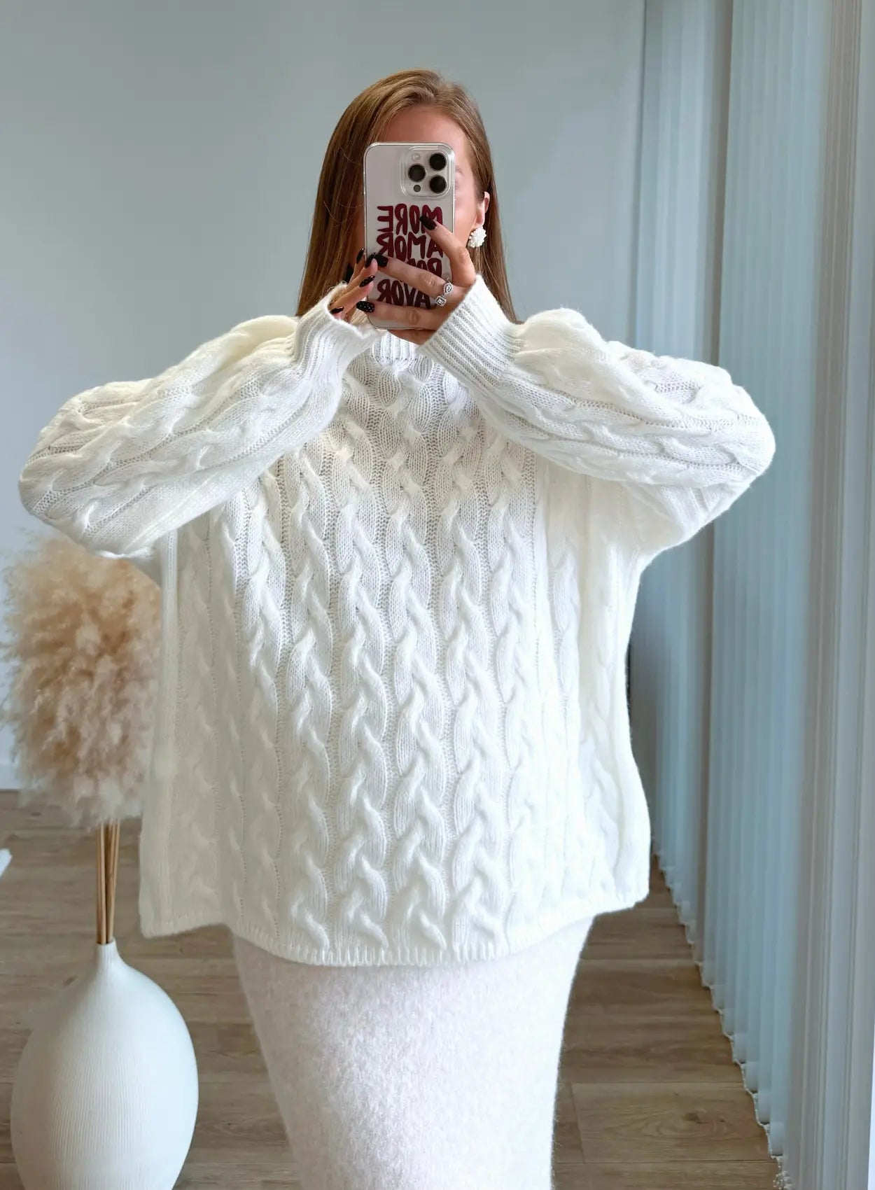 Pull-de-grossesse-en-maille-torsadé-blanc