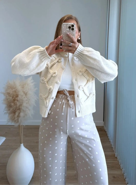 Gilet-de-grossesse-en-maille-torsadé-jaune-clair