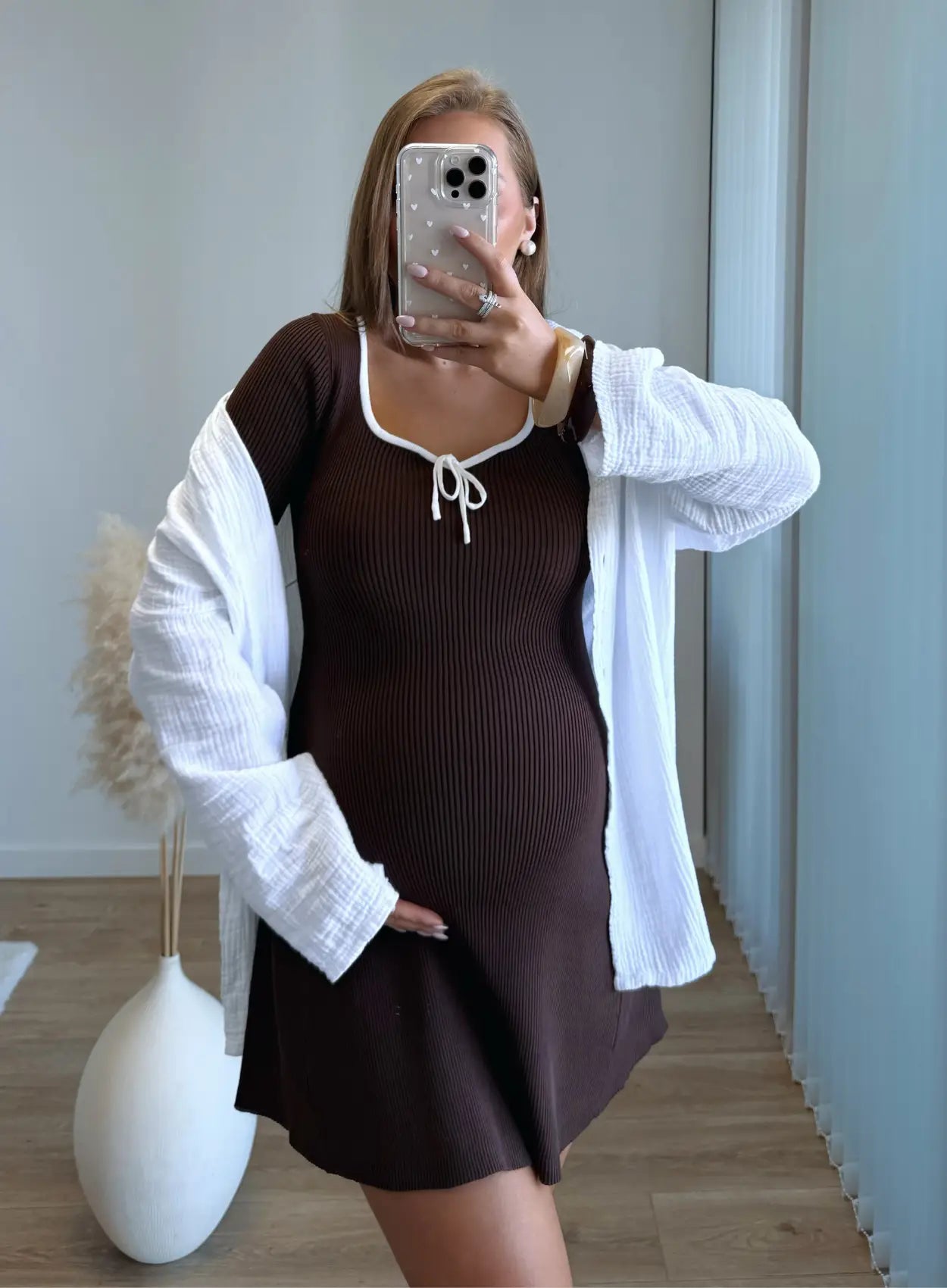 Robe-courte-de-grossesse-côtelée-chocolat