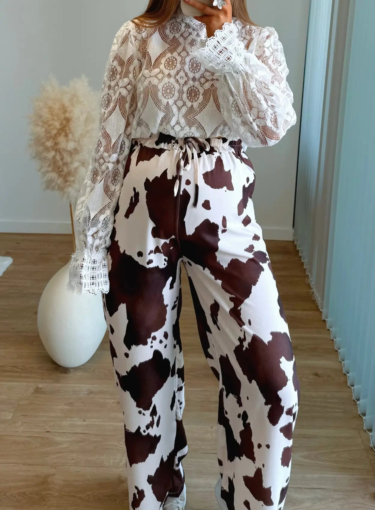 pantalon-de-grossesse-fluide-et-leger-a-motifs-cow-print