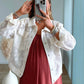 veste-de-grossesse-brodée-à-fleurs-blanches