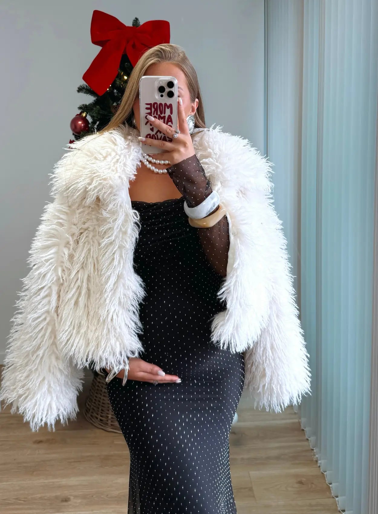 Robe-longue-de-grossesse-col-bardot-à-paillettes