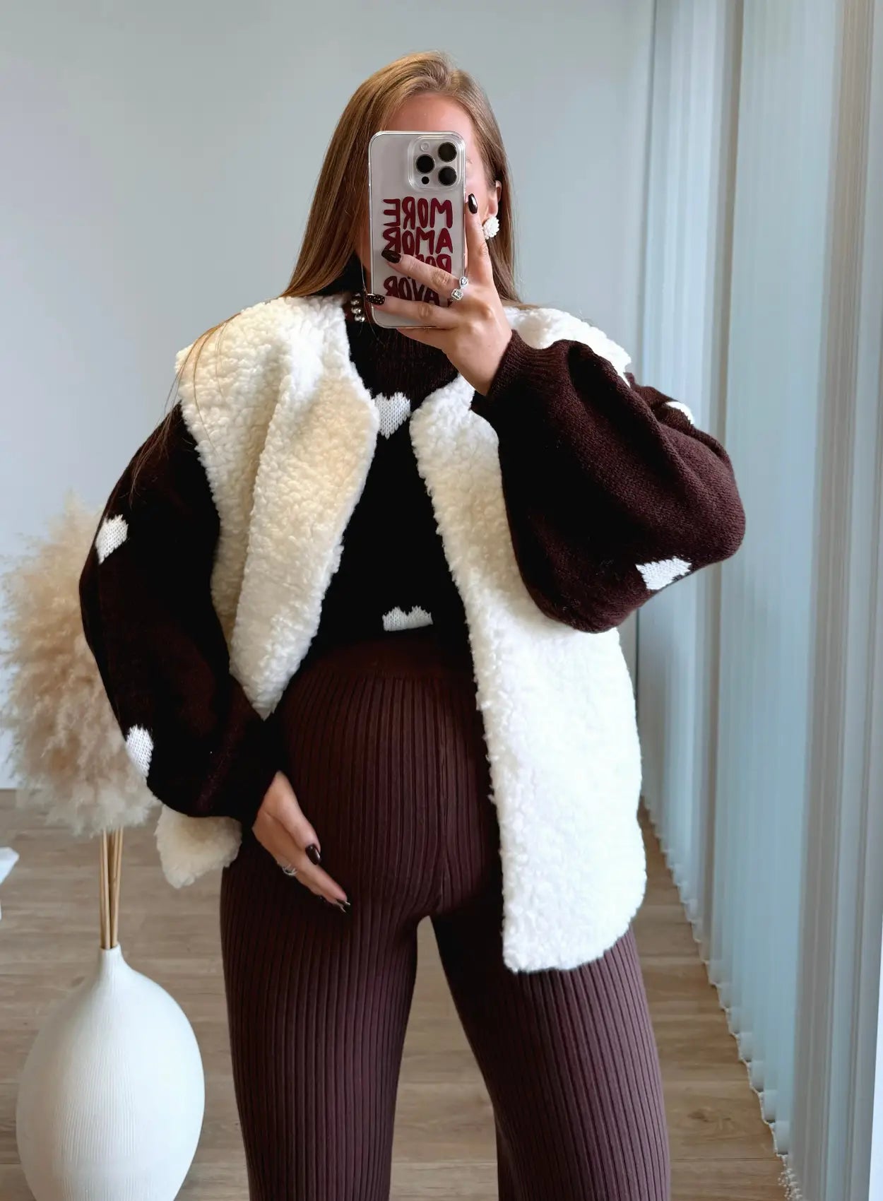 Pull-de-grossesse-à-coeurs-marron-chocolat