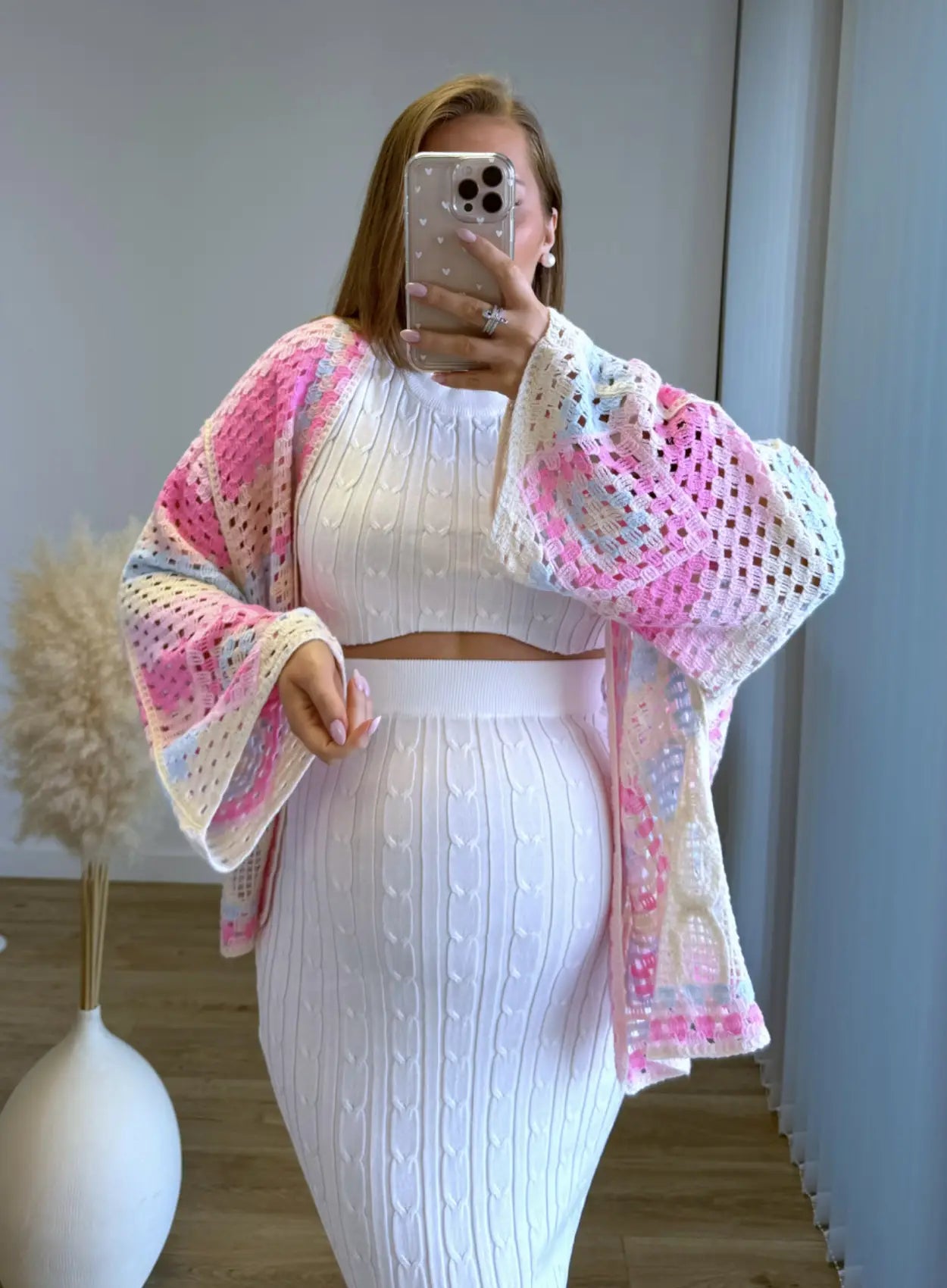 Ensemble-de-grossesse-en-maille-blanc