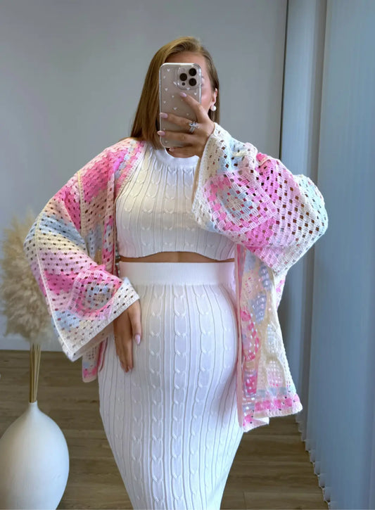 Ensemble-de-grossesse-en-maille-blanc