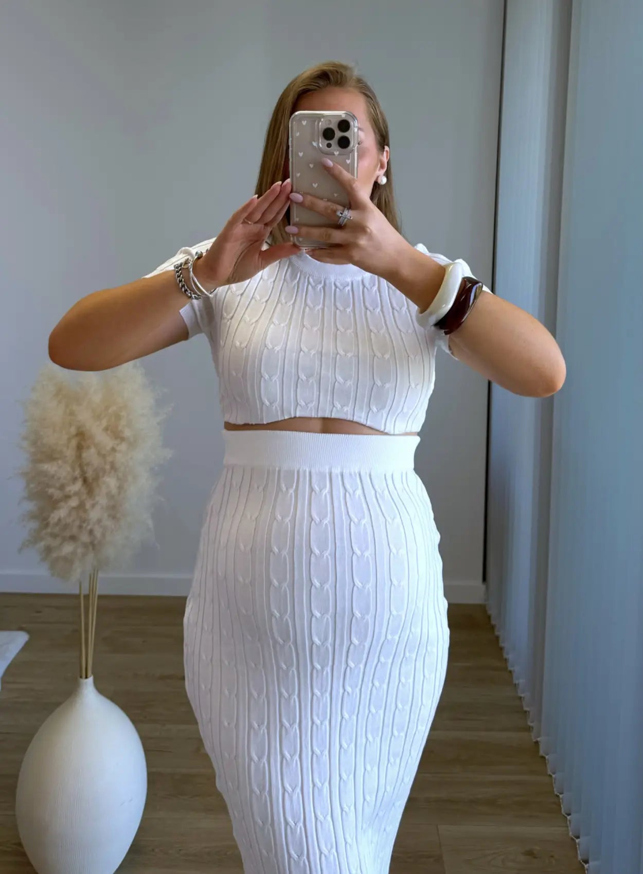 Ensemble-de-grossesse-en-maille-blanc