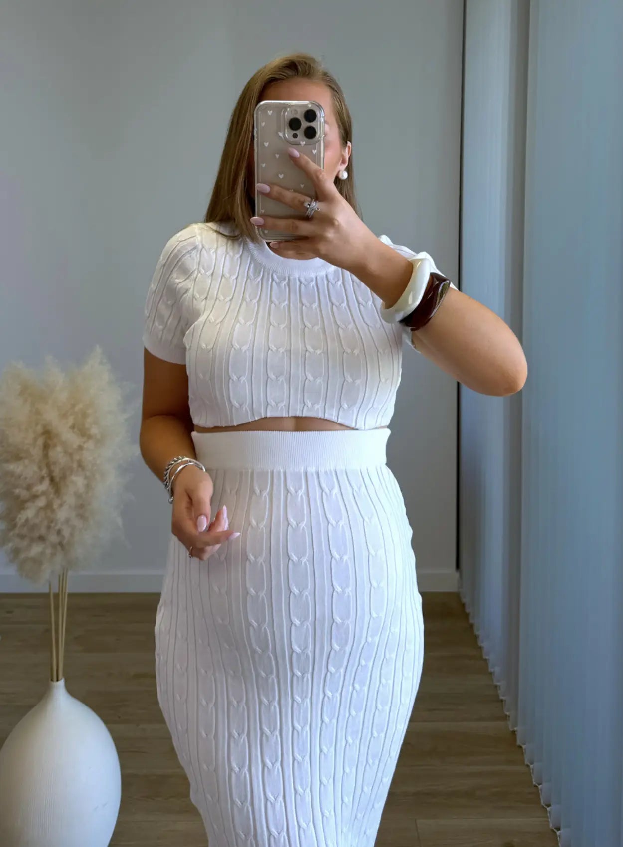 Ensemble-de-grossesse-en-maille-blanc