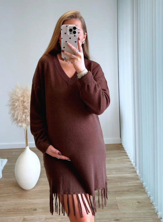 robe-courte-de-grossesse-en-maille-chocolat-manches-longues-à-franges