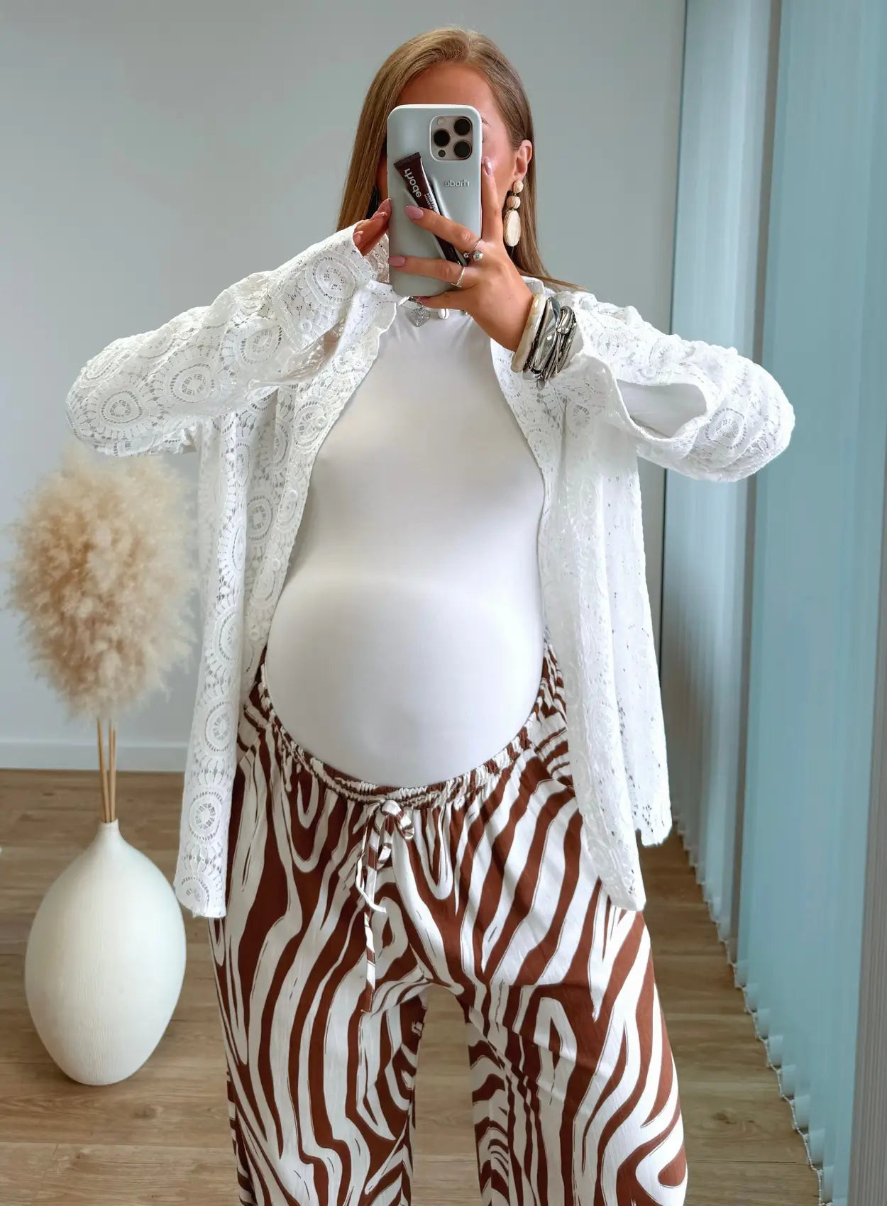 chemise-de-grossesse-en-crochet-dentelle-blanche-manches-longues