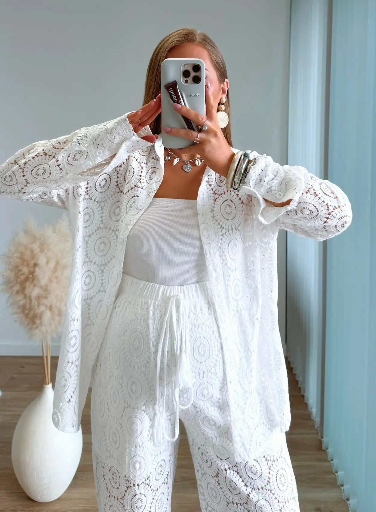 pantalon-de-grossesse-en-crochet-dentelle-blanc