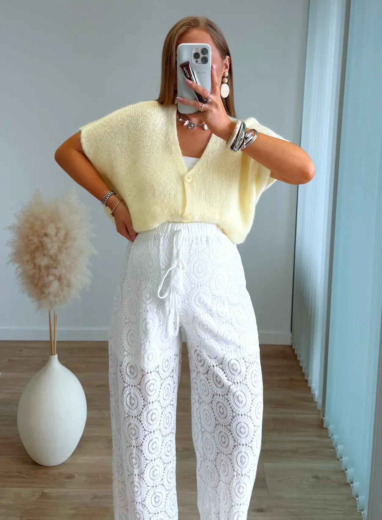 pantalon-de-grossesse-en-crochet-dentelle-blanc