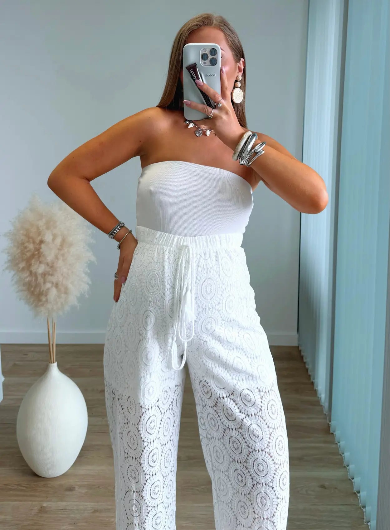 pantalon-de-grossesse-en-crochet-dentelle-blanc