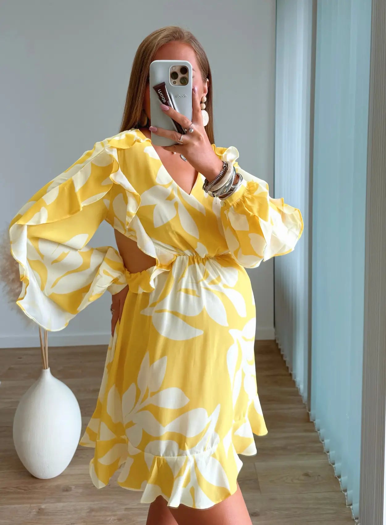 robe-courte-de-grossesse-à-volants-jaune